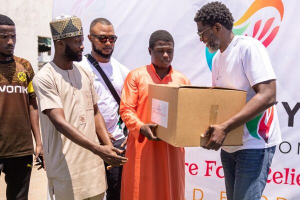 Kevin Okyere Foundation Supports 400 People in Fadama and Abeka